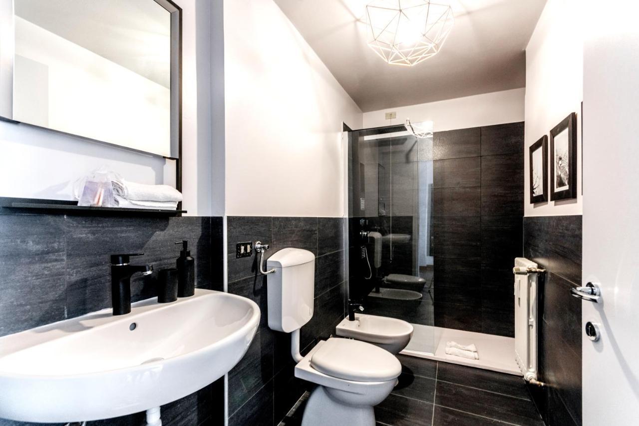 Modern Simplicity In Milan Centre Apartment ภายนอก รูปภาพ